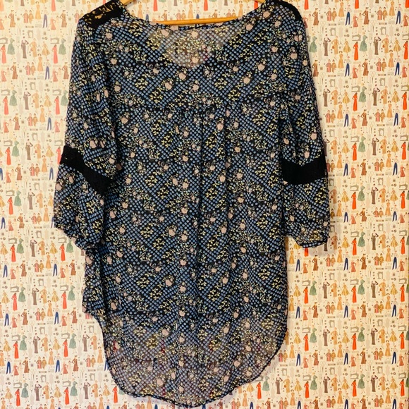 Floral Mossimo blouse 🖤 - Picture 5 of 6